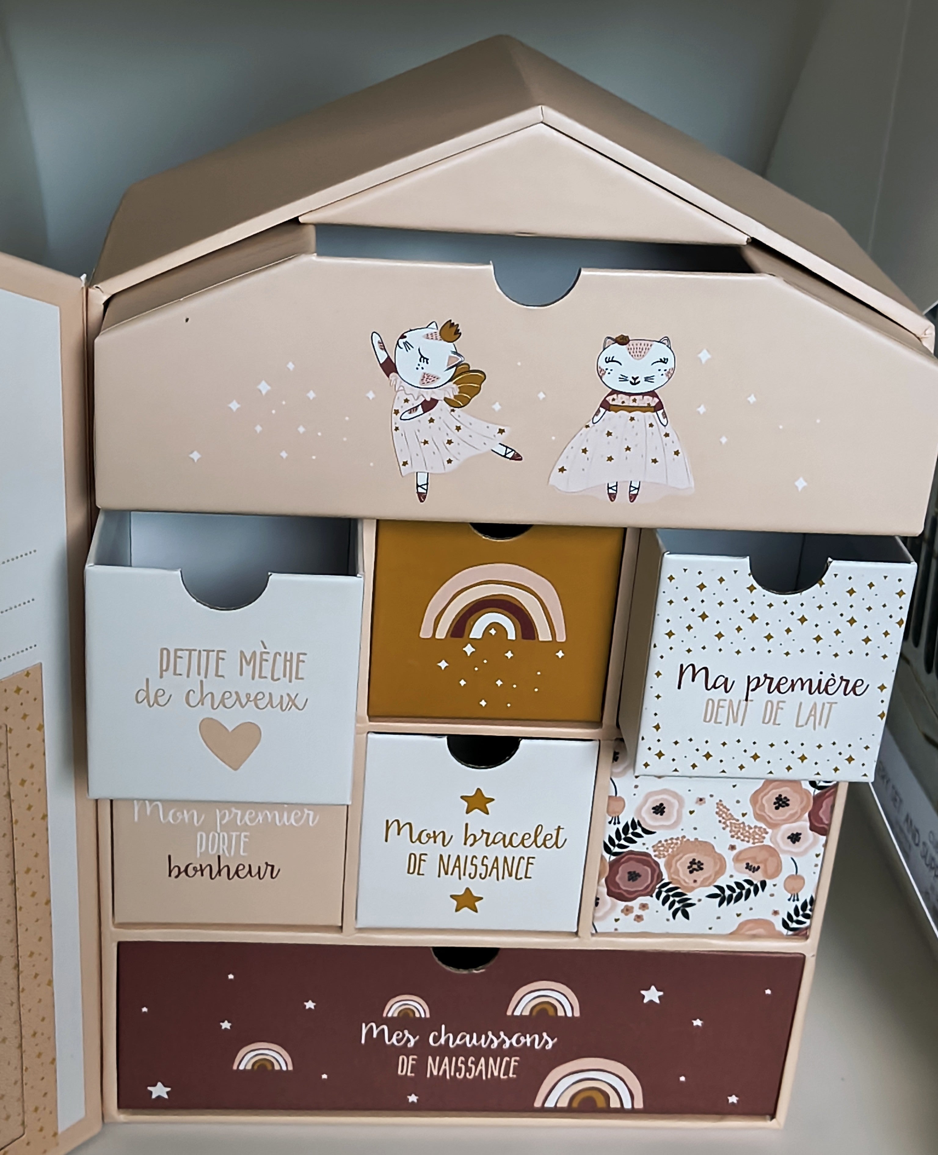 Boîte à Souvenirs Bébé Maison Bohème – 6 Tiroirs Cadeau Naissance Style Bohème Chic